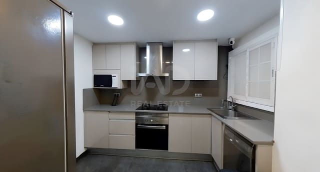 4 soverom Leilighet til salgs i La Barceloneta, Barcelona by - € 519 000 (Ref: 9991341)