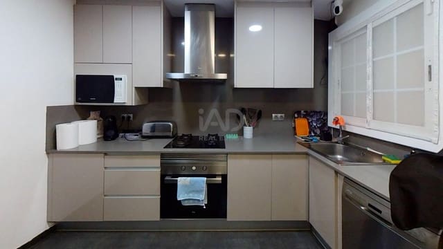 4 soverom Leilighet til salgs i La Barceloneta, Barcelona by - € 519 000 (Ref: 9991341)