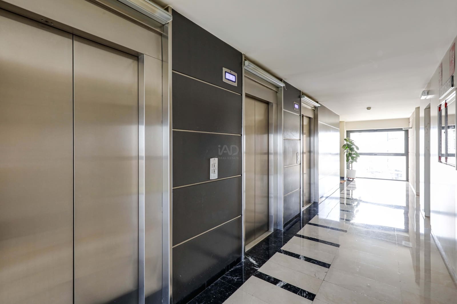 3 sypialnia Apartament na sprzedaż w Miasto Barcelona z basenem garażem - 1 370 000 € (Ref: 9991342)