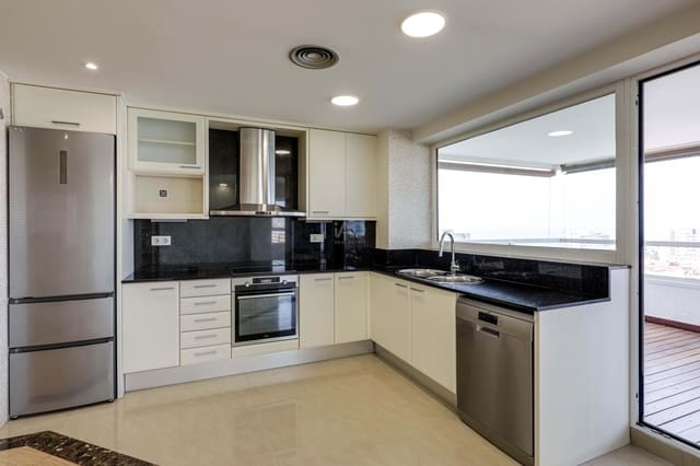 3 sypialnia Apartament na sprzedaż w Diagonal Mar i El Front Marítim del Poblenou, Miasto Barcelona z basenem garażem - 1 370 000 € (Ref: 9991342)