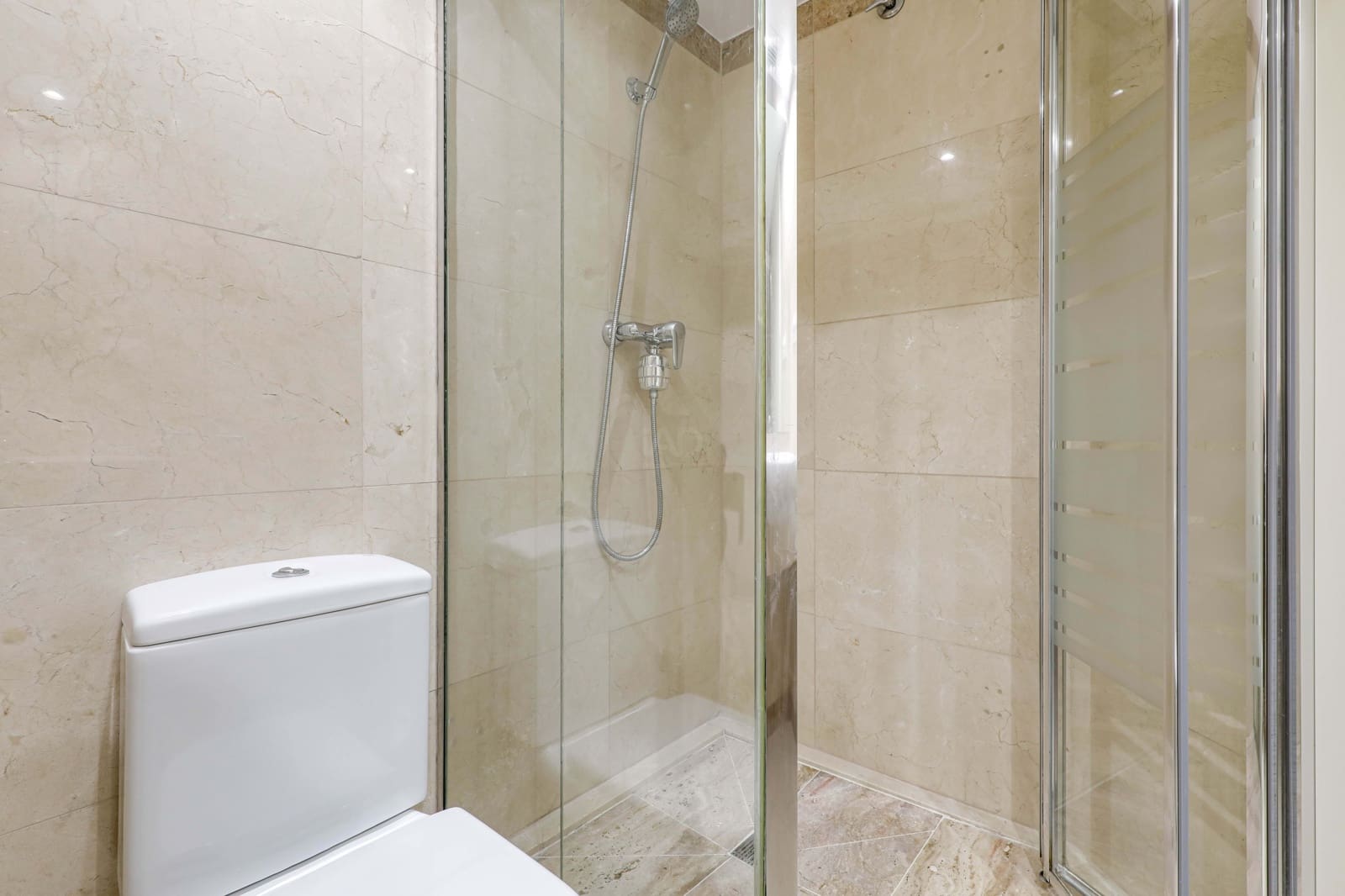 3 sypialnia Apartament na sprzedaż w Miasto Barcelona z basenem garażem - 1 370 000 € (Ref: 9991342)