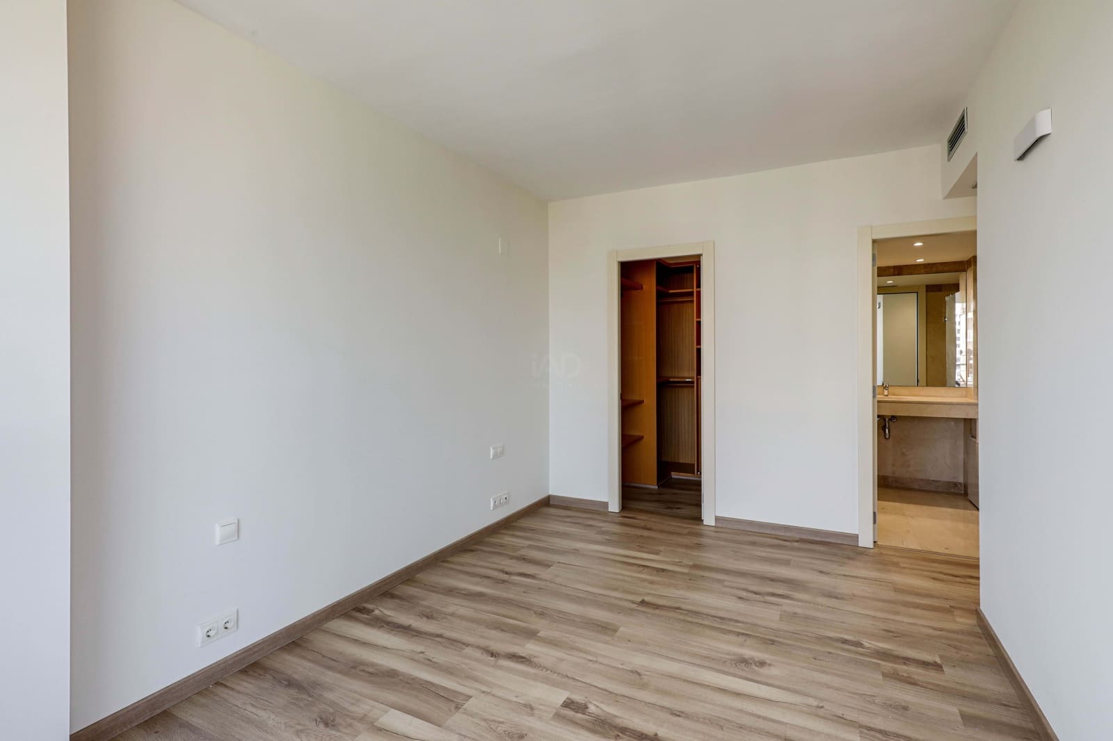 3 sypialnia Apartament na sprzedaż w Miasto Barcelona z basenem garażem - 1 370 000 € (Ref: 9991342)