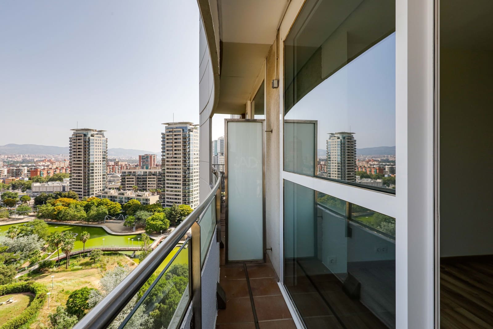 3 sypialnia Apartament na sprzedaż w Miasto Barcelona z basenem garażem - 1 370 000 € (Ref: 9991342)