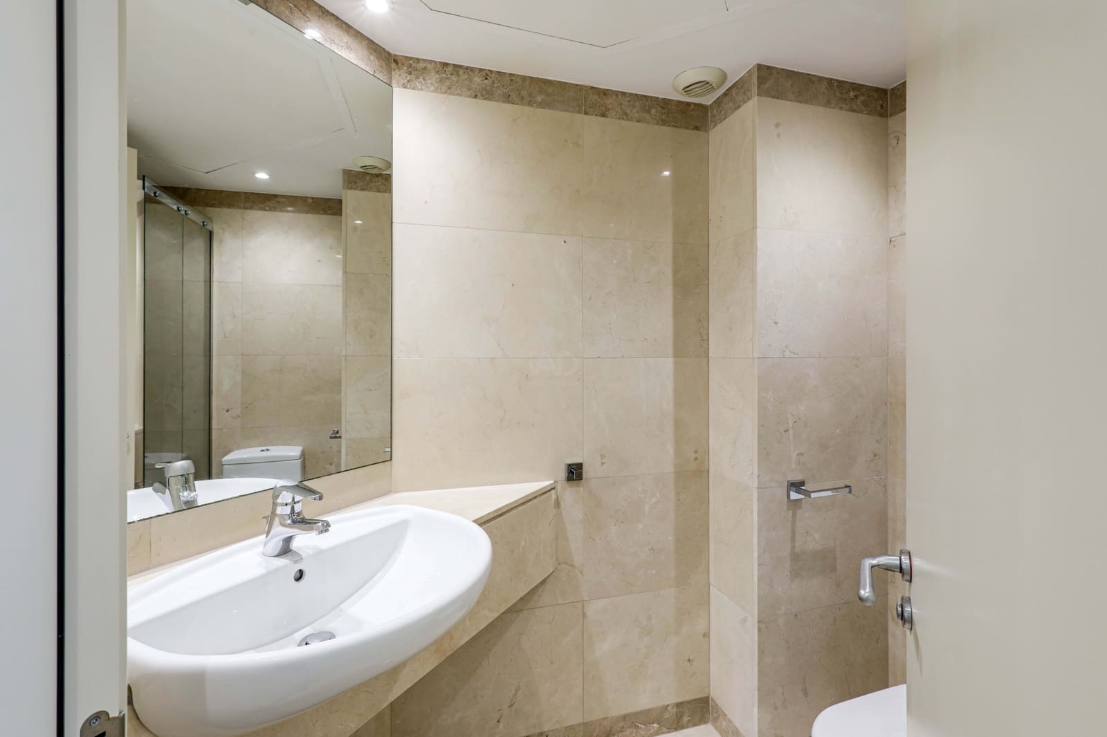 3 sypialnia Apartament na sprzedaż w Miasto Barcelona z basenem garażem - 1 370 000 € (Ref: 9991342)