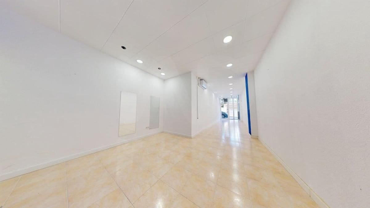 Loft te koop in Barcelona stad - € 78.000 (Ref: 9991343)