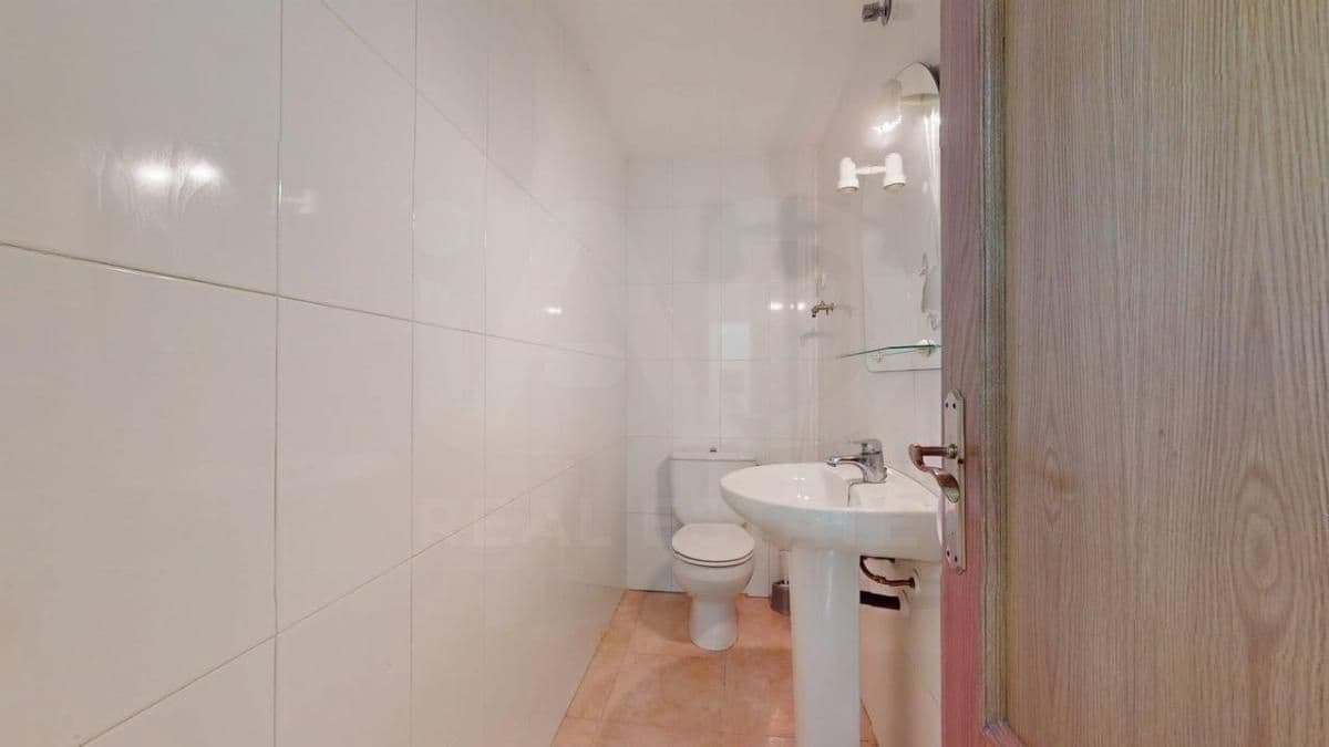 Loft te koop in Barcelona stad - € 78.000 (Ref: 9991343)