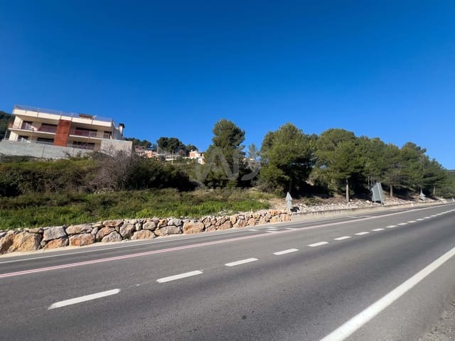 Ubebygd land til salgs i Barcelona by - € 65 000 (Ref: 9991344)