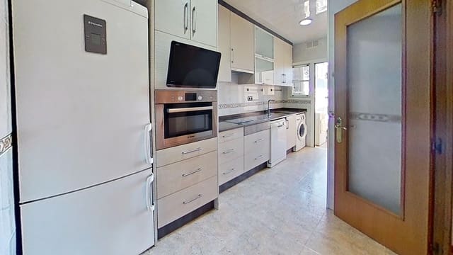 3 soveværelse Lejlighed til salg i El Camp de L'Arpa del Clot, Barcelona by med garage - € 415.000 (Ref: 9991345)