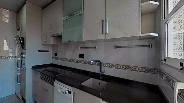 3 soveværelse Lejlighed til salg i El Camp de L'Arpa del Clot, Barcelona by med garage - € 415.000 (Ref: 9991345)