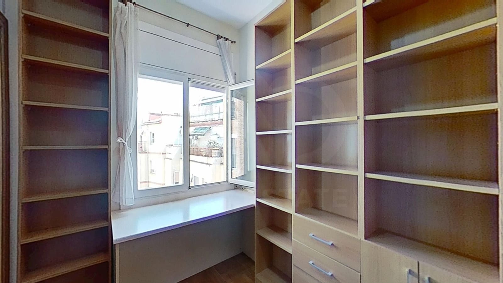 3 sovrum Lägenhet till salu i Barcelona stad med garage - 415 000 € (Ref: 9991345)