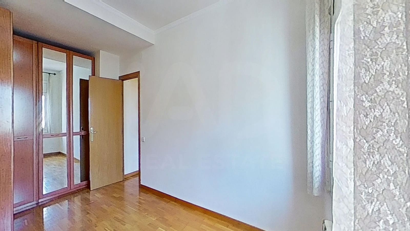 3 sovrum Lägenhet till salu i Barcelona stad med garage - 415 000 € (Ref: 9991345)