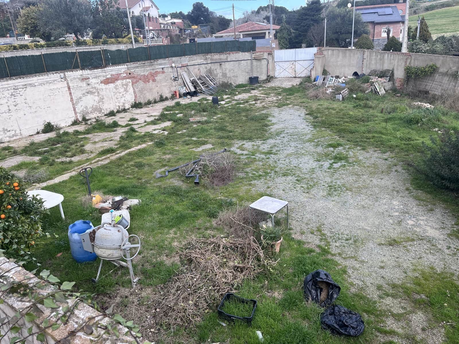 Building Plot for sale in Barcelona city - € 125,000 (Ref: 9991347)