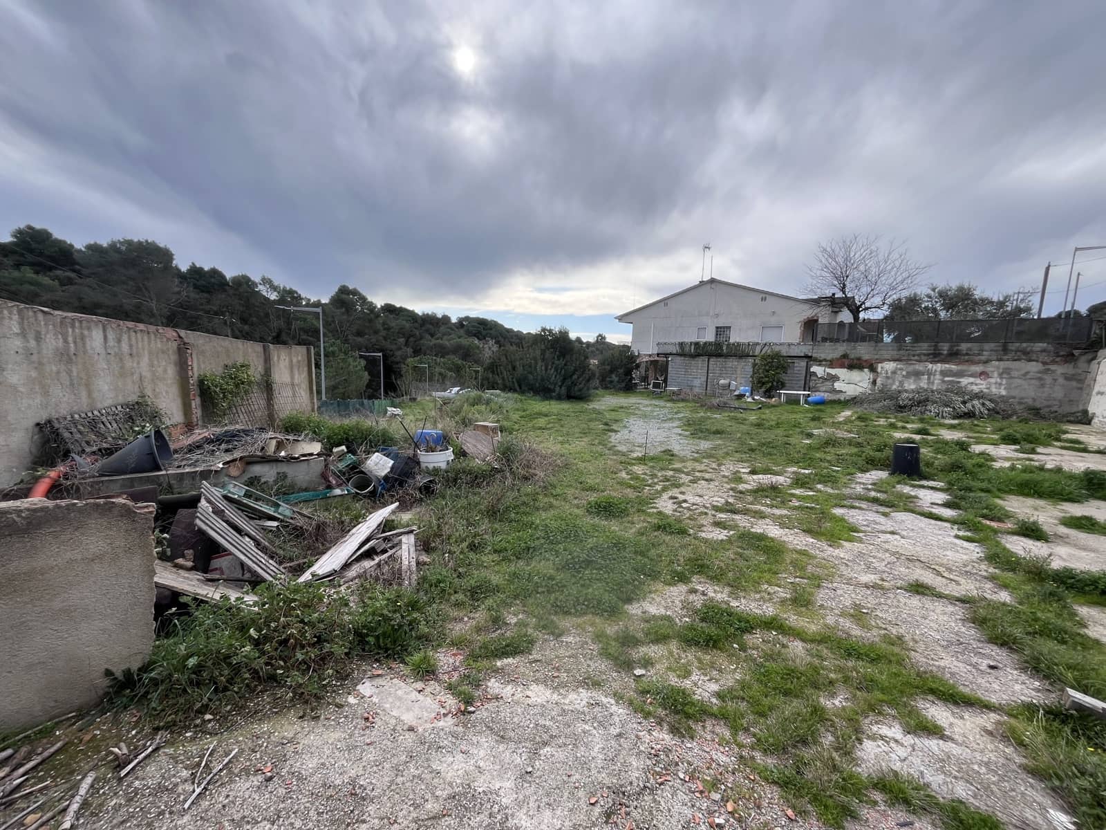 Building Plot for sale in Barcelona city - € 125,000 (Ref: 9991347)