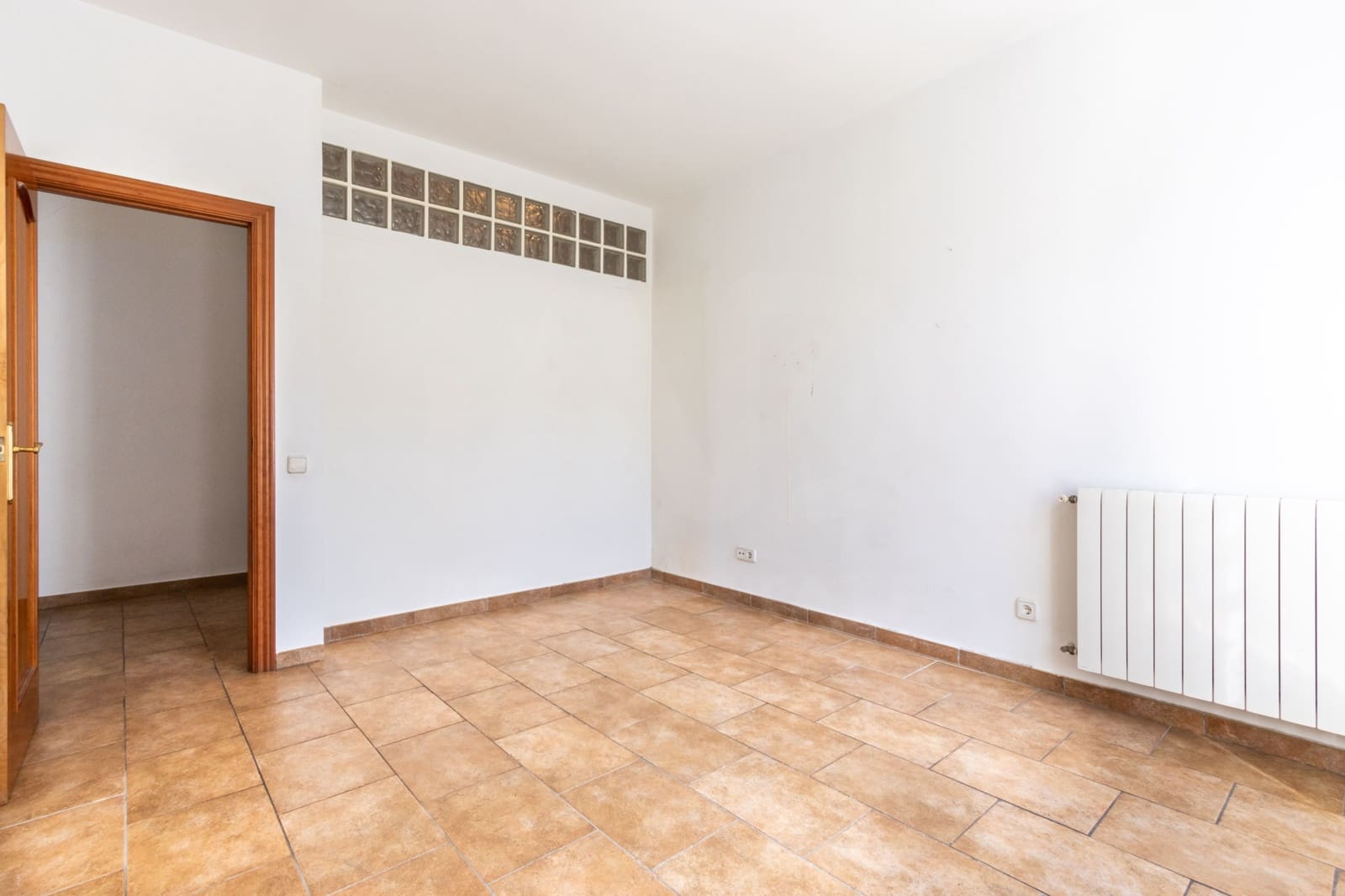 5 slaapkamer Huis te koop in Barcelona stad met garage - € 629.000 (Ref: 9991349)