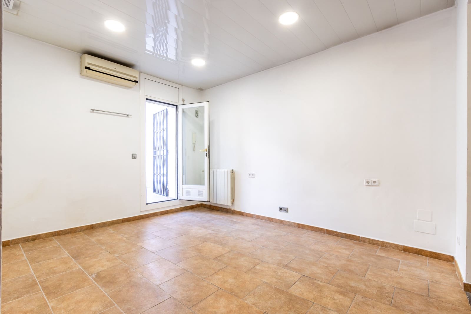 5 slaapkamer Huis te koop in Barcelona stad met garage - € 629.000 (Ref: 9991349)