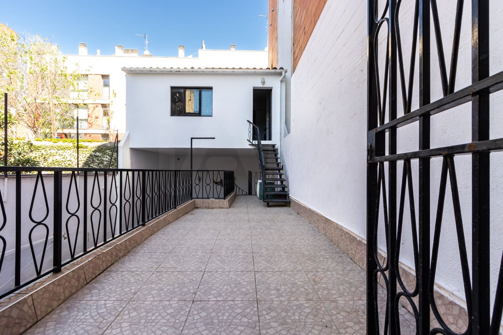 5 slaapkamer Huis te koop in Barcelona stad met garage - € 629.000 (Ref: 9991349)
