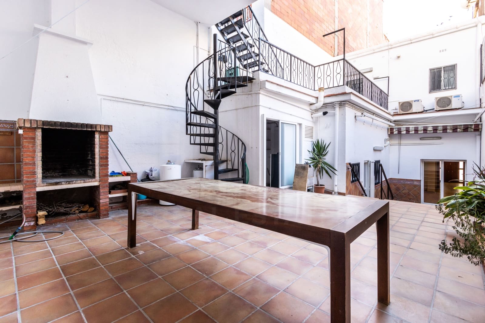 5 slaapkamer Huis te koop in Barcelona stad met garage - € 629.000 (Ref: 9991349)
