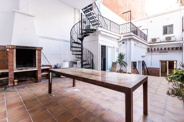 5 sypialnia Dom na sprzedaż w Miasto Barcelona z garażem - 629 000 € (Ref: 9991349)