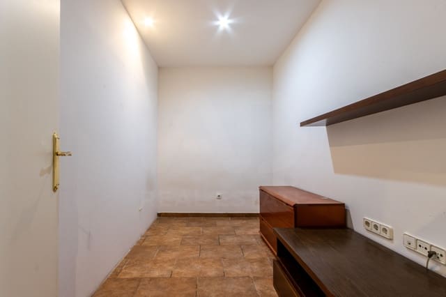 5 sypialnia Dom na sprzedaż w Miasto Barcelona z garażem - 629 000 € (Ref: 9991349)
