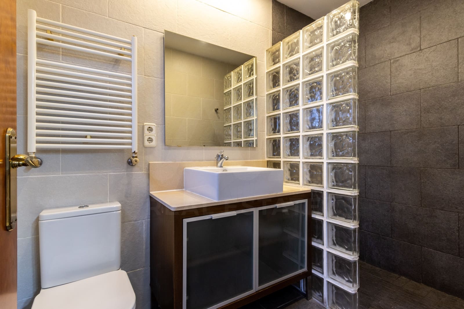 5 slaapkamer Huis te koop in Barcelona stad met garage - € 629.000 (Ref: 9991349)