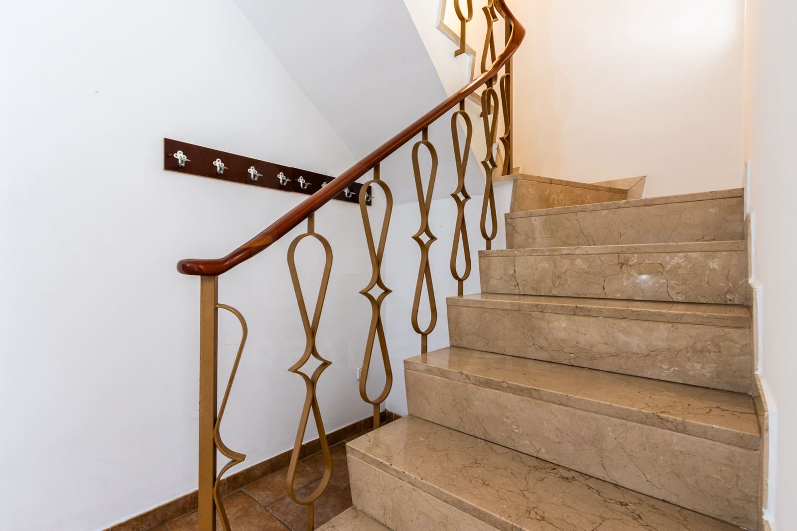 5 slaapkamer Huis te koop in Barcelona stad met garage - € 629.000 (Ref: 9991349)