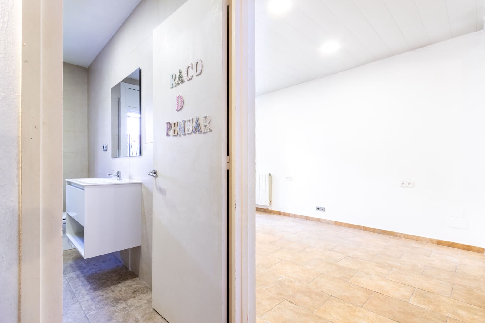 5 slaapkamer Huis te koop in Barcelona stad met garage - € 629.000 (Ref: 9991349)