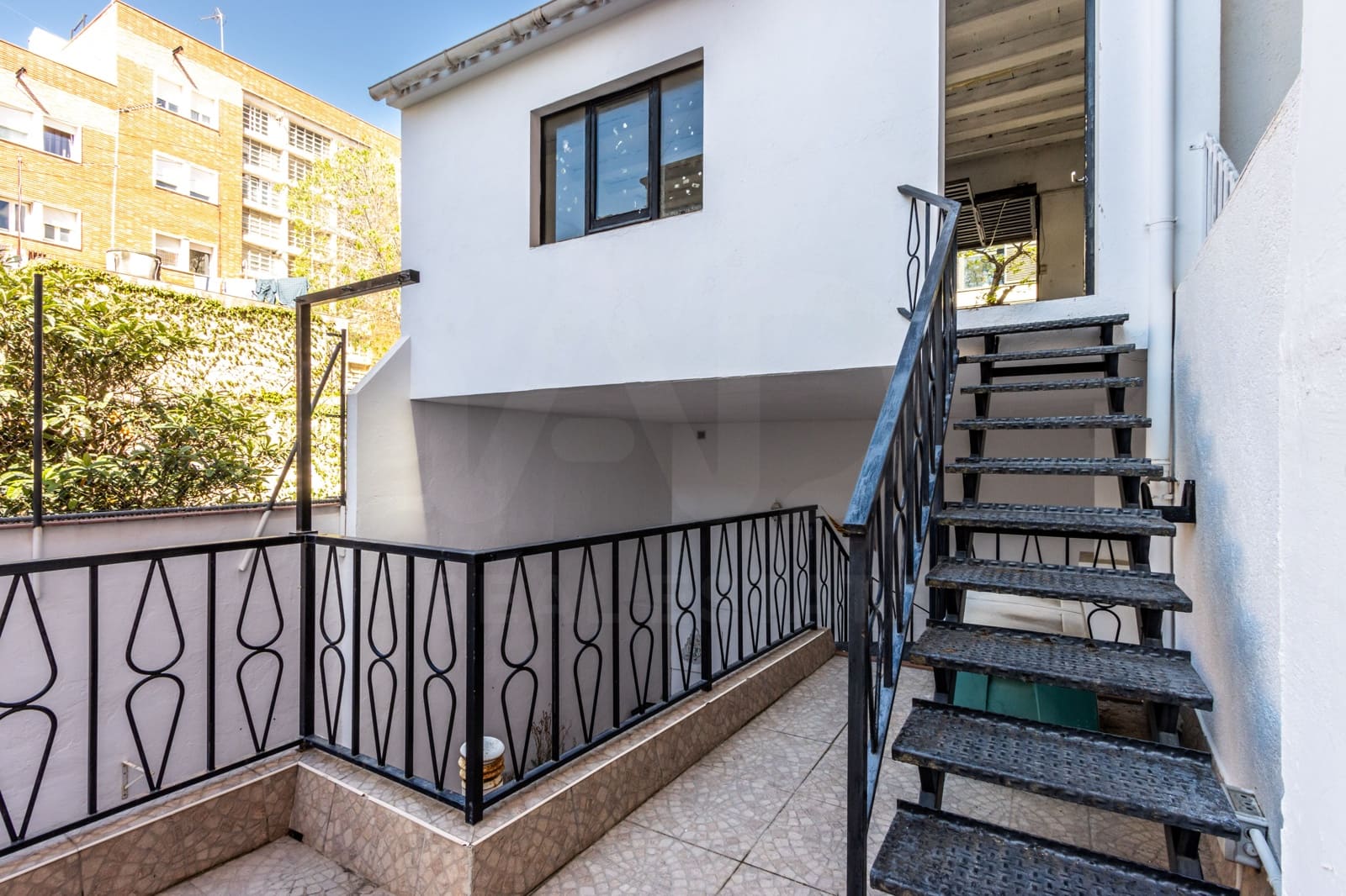 5 slaapkamer Huis te koop in Barcelona stad met garage - € 629.000 (Ref: 9991349)