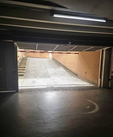 Garaje en Sabadell en venta - 95.000 € (Ref: 9991350)