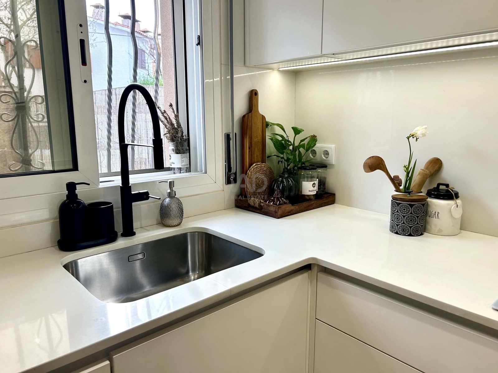 4 Zimmer Haus zu verkaufen in Barcelona Stadt - 495.000 € (Ref: 9991353)