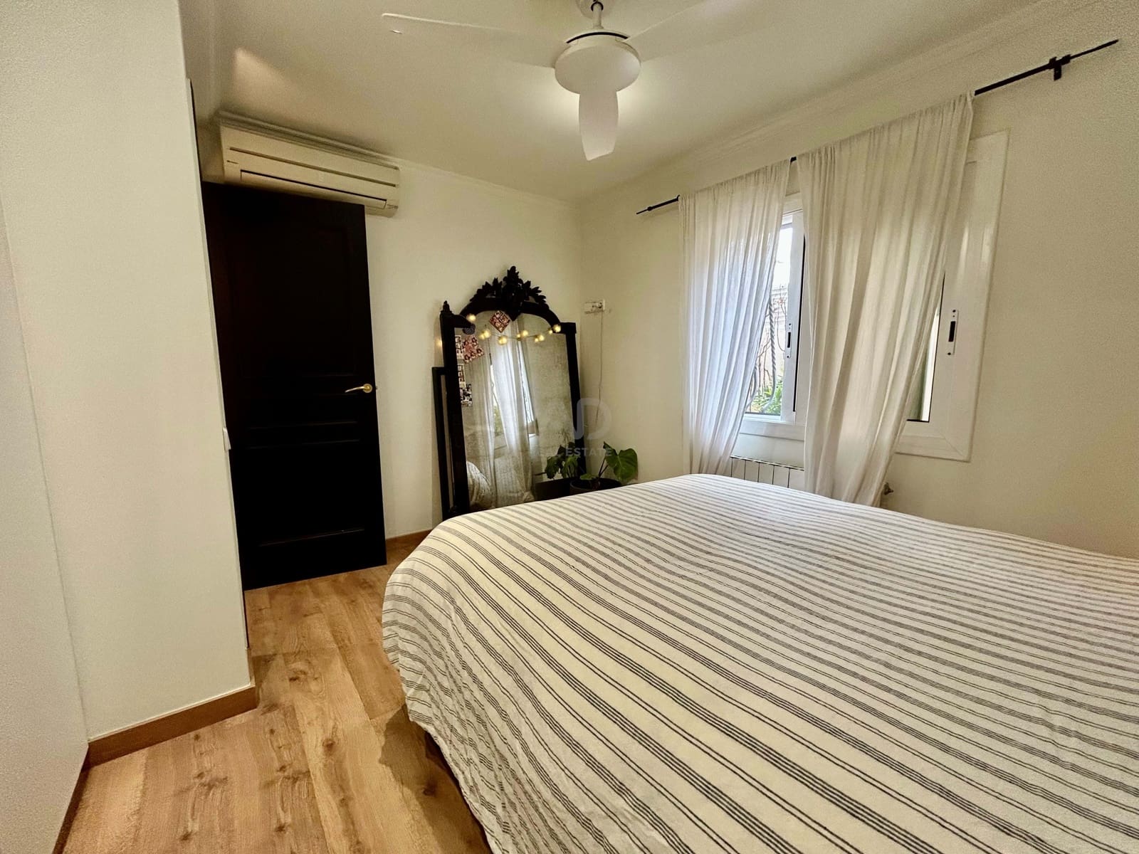 4 Zimmer Haus zu verkaufen in Barcelona Stadt - 495.000 € (Ref: 9991353)