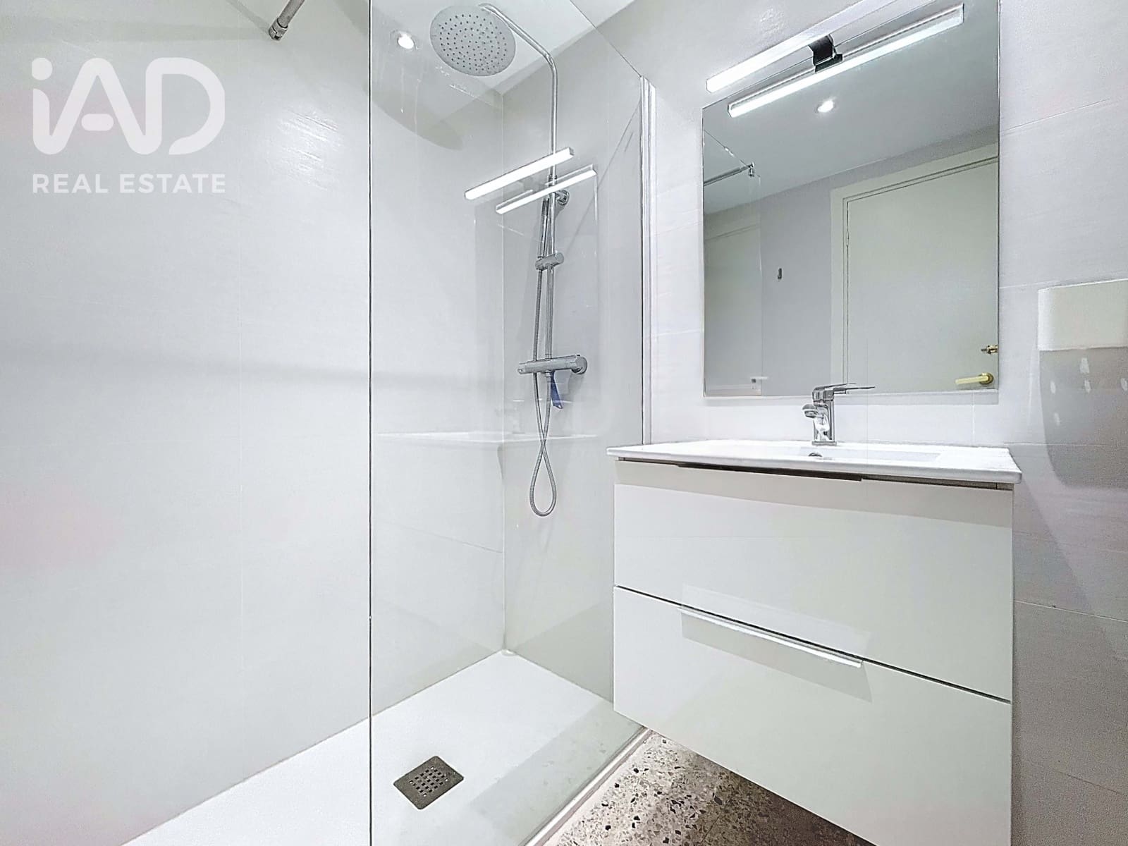 2 sypialnia Apartament na sprzedaż w Miasto Barcelona - 145 000 € (Ref: 9991354)