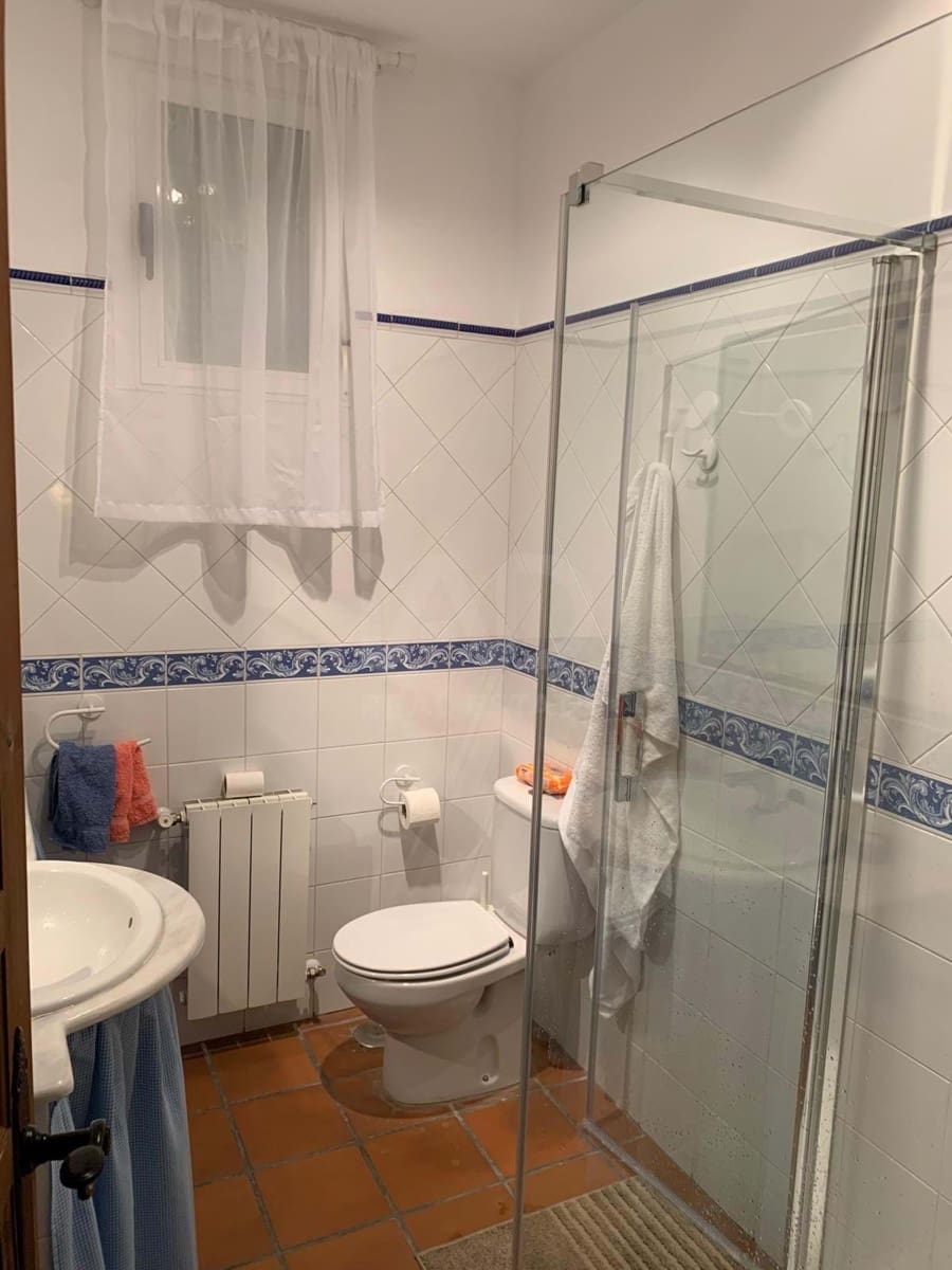 Huvila myytävänä paikassa Avila kaupunki mukana uima-altaan - 399 000 € (Ref: 9991356)