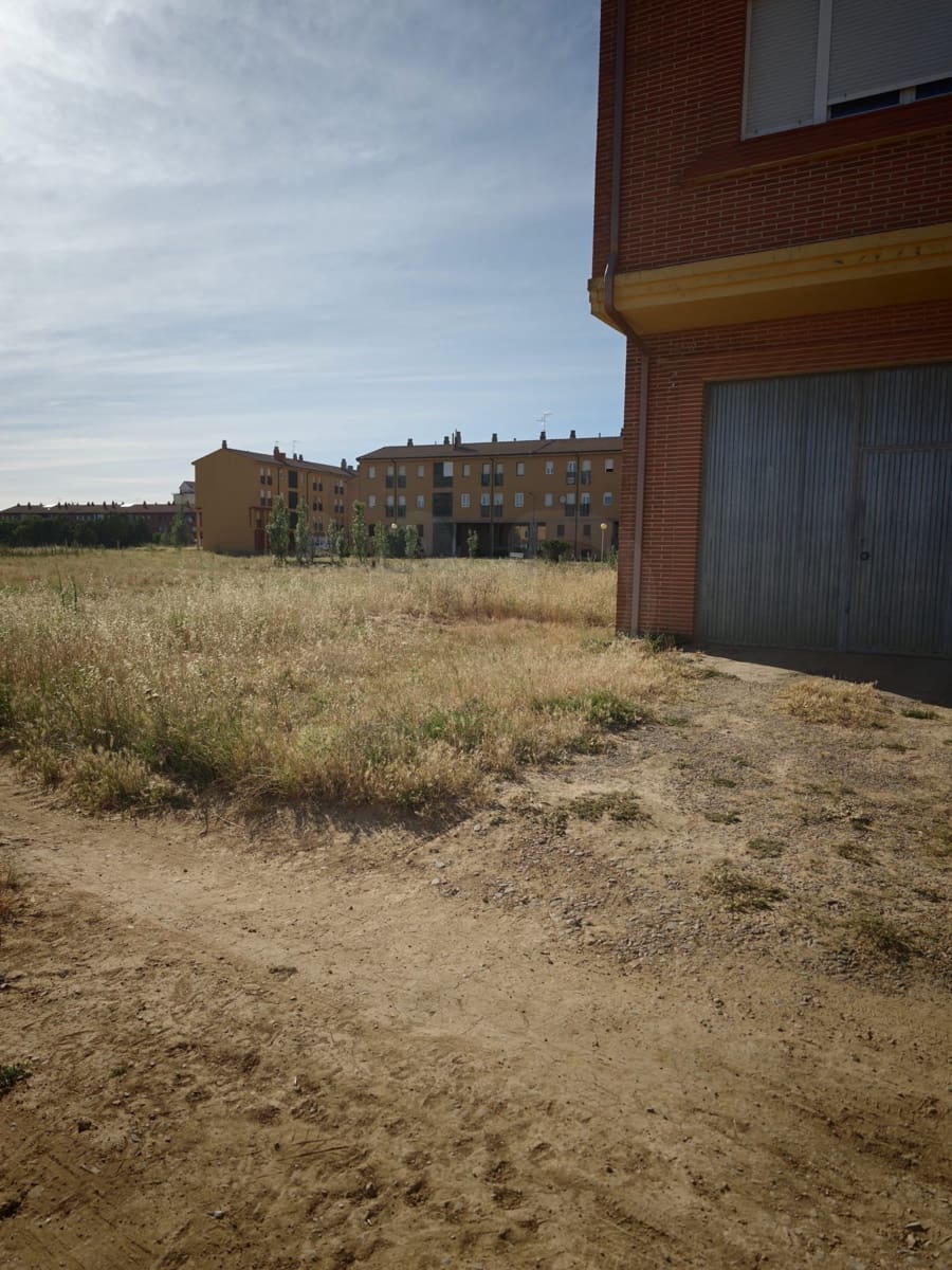 Terreno para Construção para venda em Leao cidade - 31 900 € (Ref: 9991358)