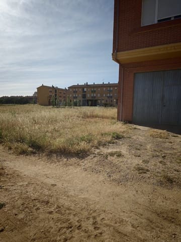 Bouwgrond te koop in León stad - € 31.900 (Ref: 9991358)