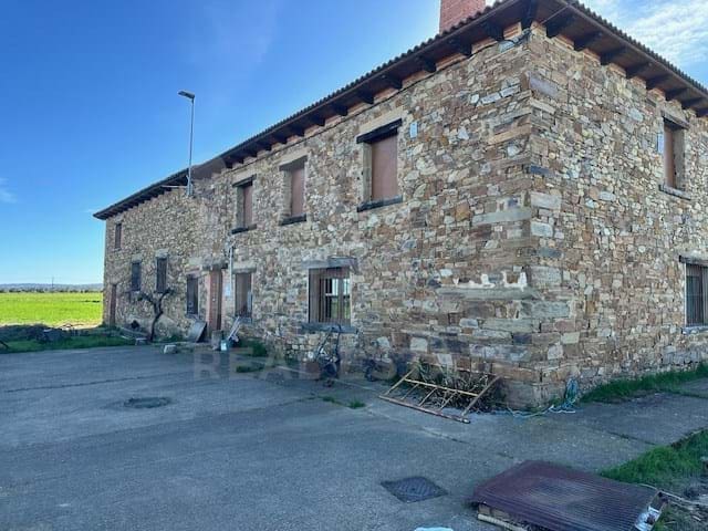 7 soverom Finca/Herregård til salgs i Leon by - € 348 000 (Ref: 9991359)