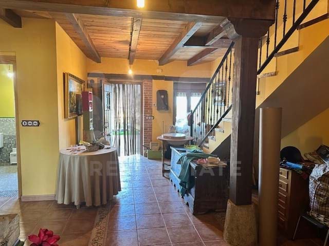 7 slaapkamer Finca/Landhuis te koop in Leon stad - € 348.000 (Ref: 9991359)
