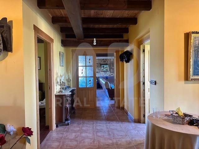 7 slaapkamer Finca/Landhuis te koop in Leon stad - € 348.000 (Ref: 9991359)
