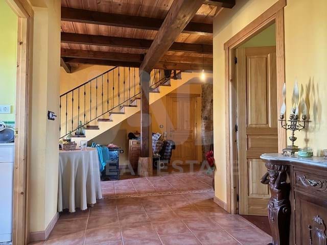 7 slaapkamer Finca/Landhuis te koop in Leon stad - € 348.000 (Ref: 9991359)