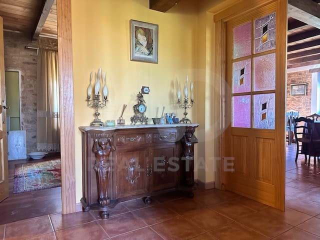 7 slaapkamer Finca/Landhuis te koop in Leon stad - € 348.000 (Ref: 9991359)