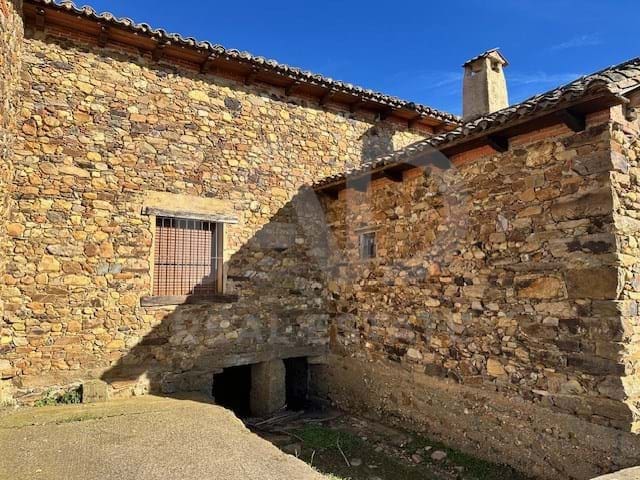 7 soverom Finca/Herregård til salgs i Leon by - € 348 000 (Ref: 9991359)
