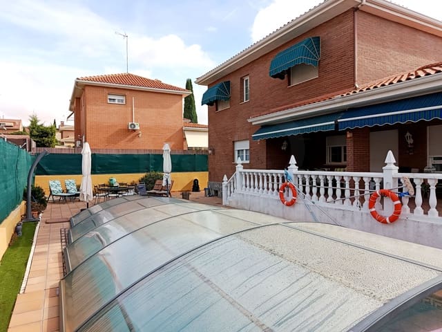 5 soveværelse Byhus til salg i Meco med swimmingpool garage - € 590.000 (Ref: 9991360)