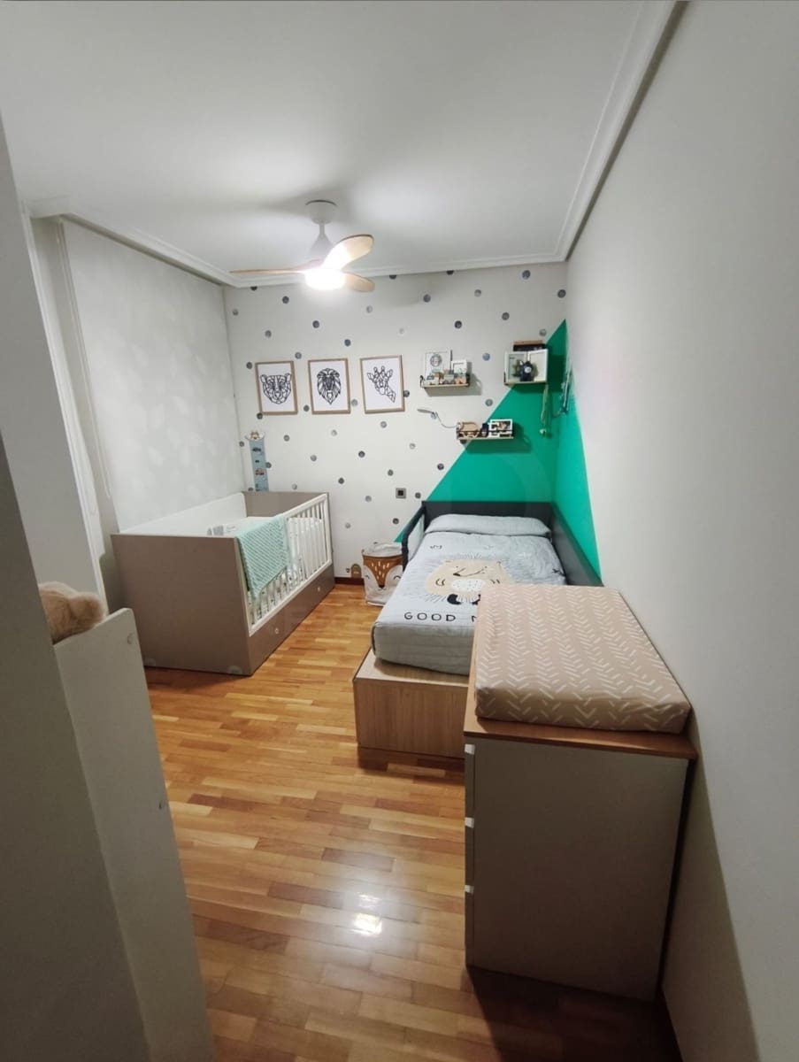 3 sovrum Lägenhet till salu i Logrono med garage - 287 000 € (Ref: 9991362)