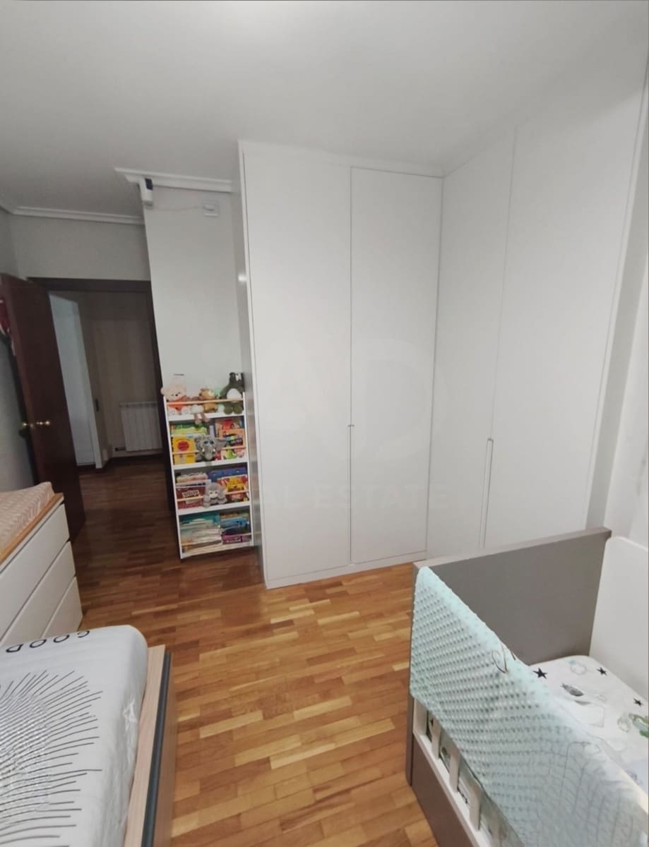 3 sovrum Lägenhet till salu i Logrono med garage - 287 000 € (Ref: 9991362)