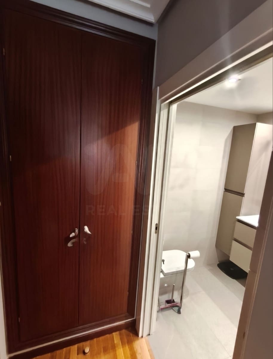 3 sovrum Lägenhet till salu i Logrono med garage - 287 000 € (Ref: 9991362)