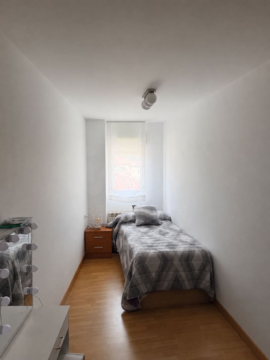 2 slaapkamer Appartement te koop in Leon stad met garage - € 129.000 (Ref: 9991363)