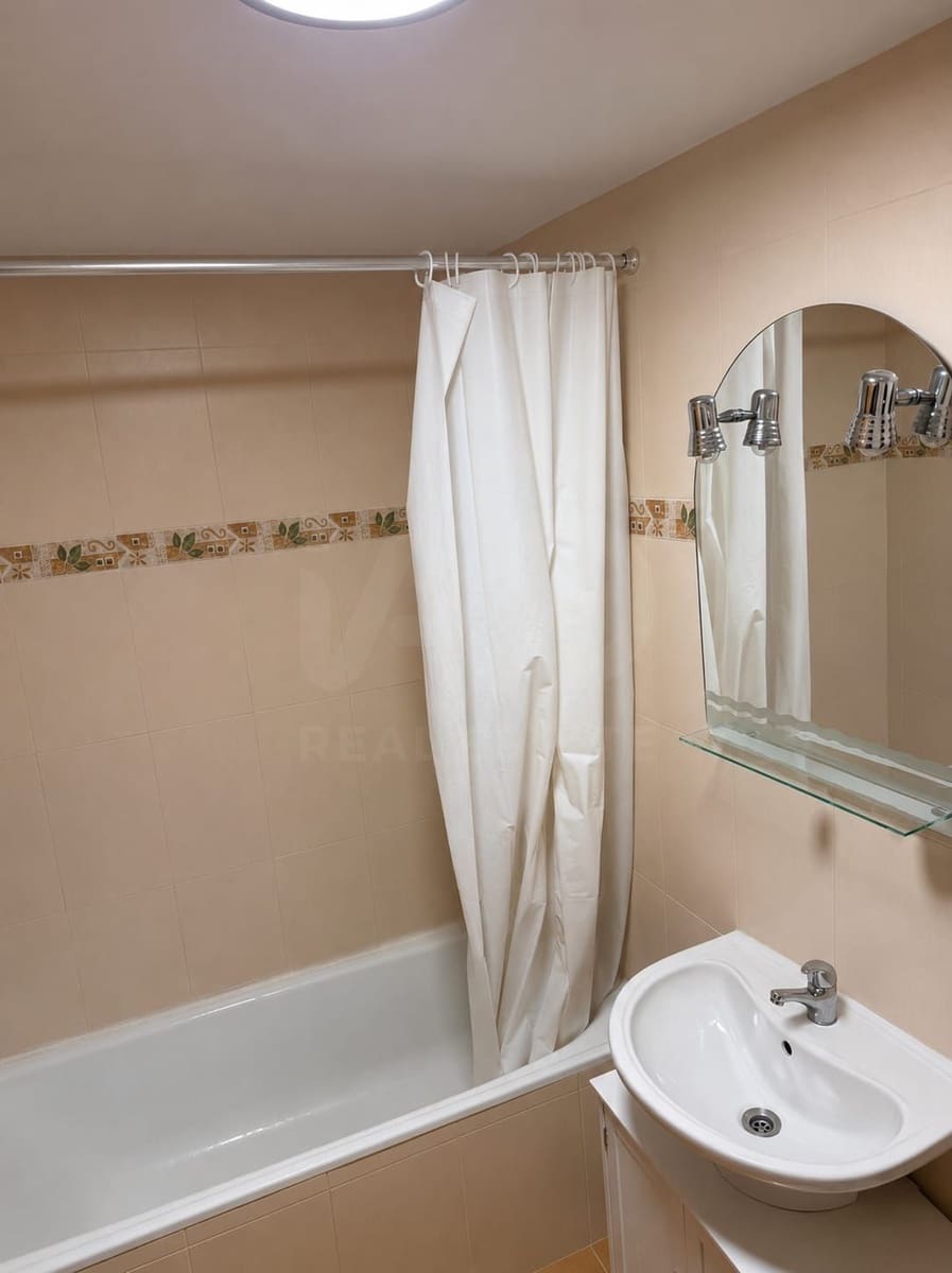 2 slaapkamer Appartement te koop in Leon stad met garage - € 129.000 (Ref: 9991363)