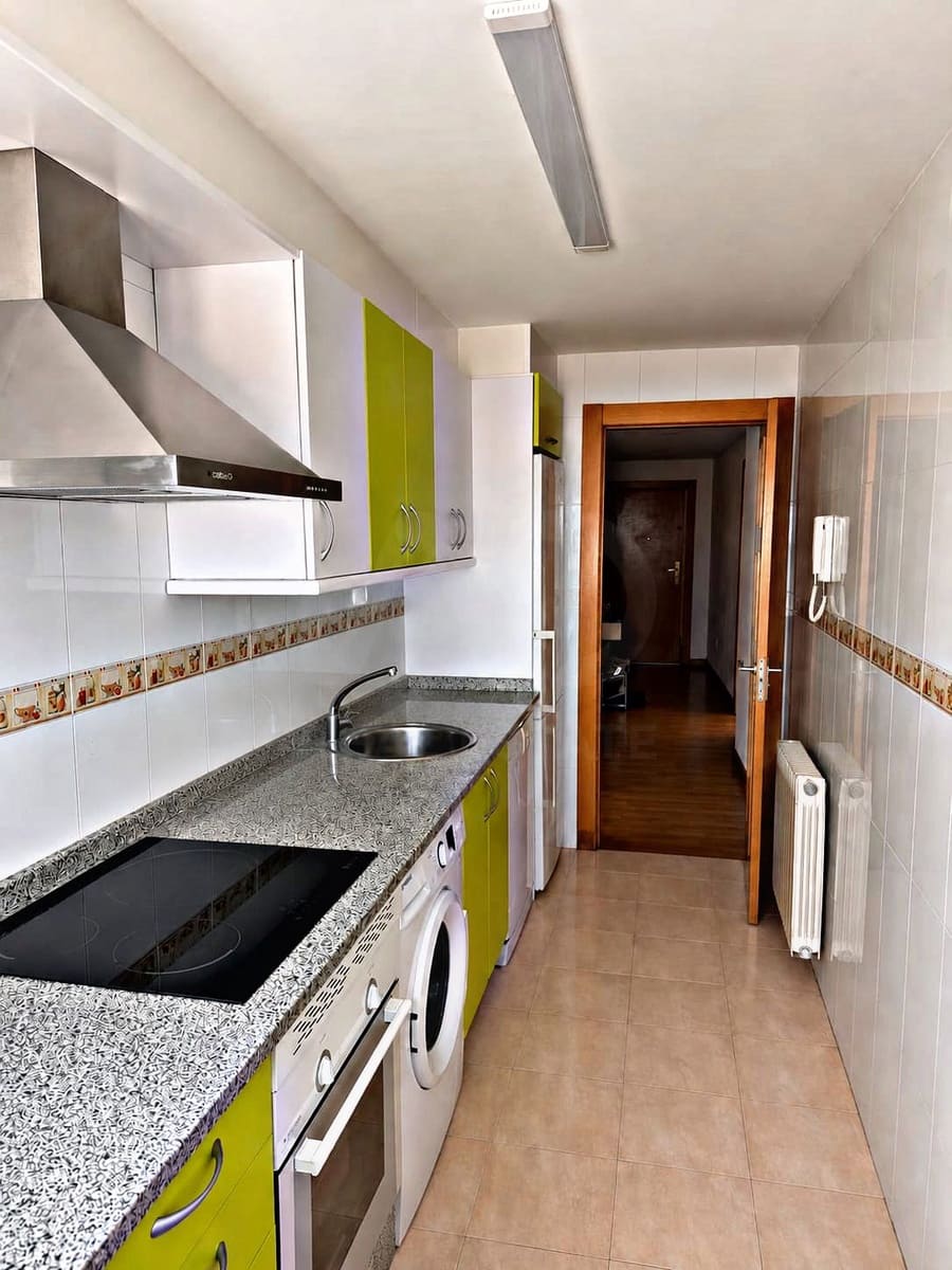 2 slaapkamer Appartement te koop in Leon stad met garage - € 129.000 (Ref: 9991363)