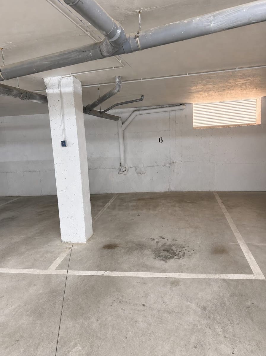 2 slaapkamer Appartement te koop in Leon stad met garage - € 129.000 (Ref: 9991363)