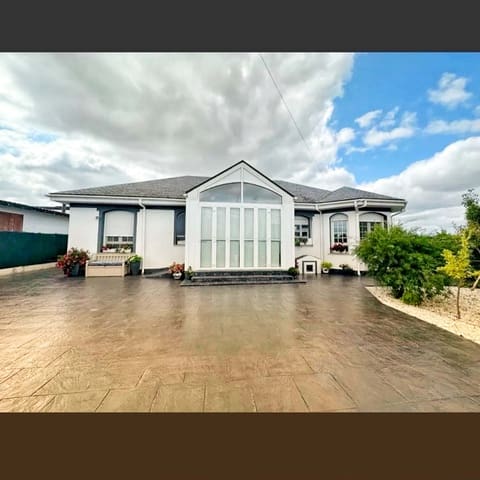 4 quarto Casa em Banda para venda em Huércanos com piscina garagem - 560 000 € (Ref: 9991367)