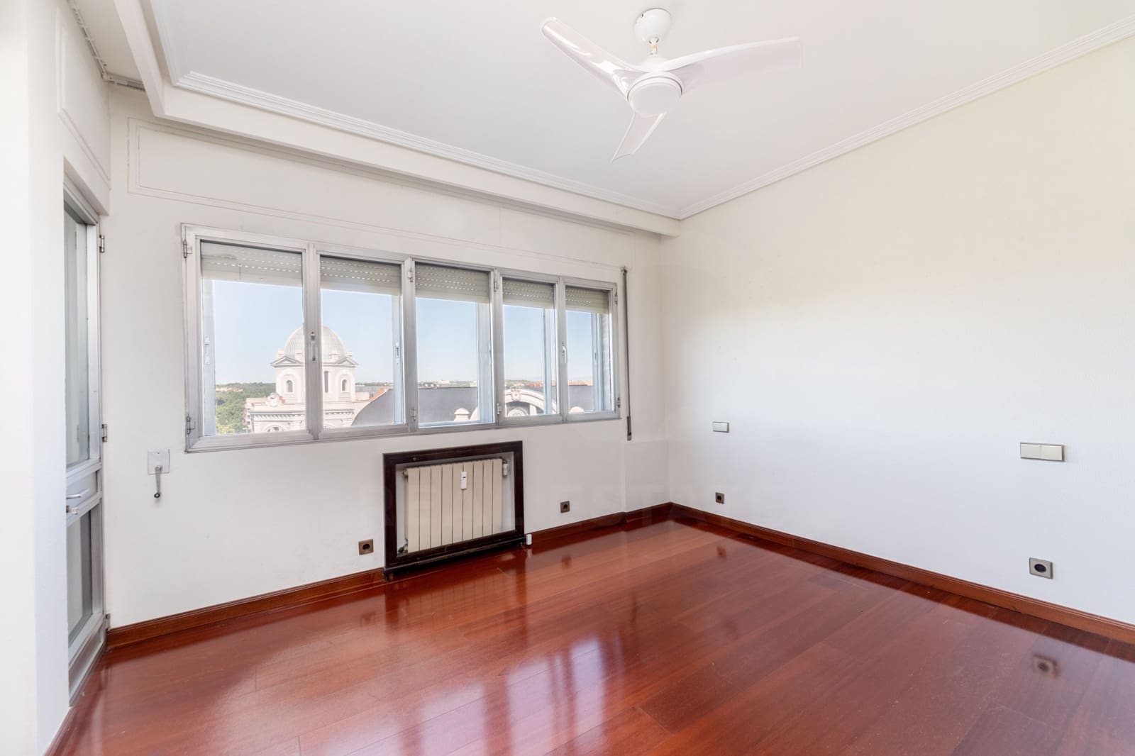 Apartamento de 5 habitaciones en Madrid ciudad en venta - 1.350.000 € (Ref: 9991370)